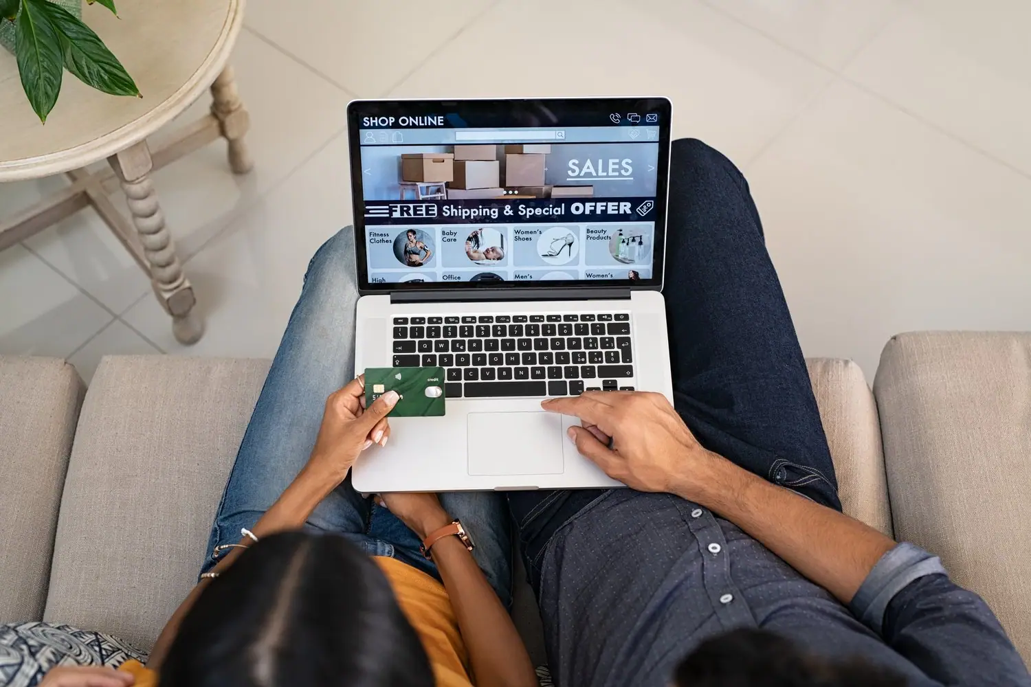 Prawa konsumenta przy zakupach online - jak reklamować produkty